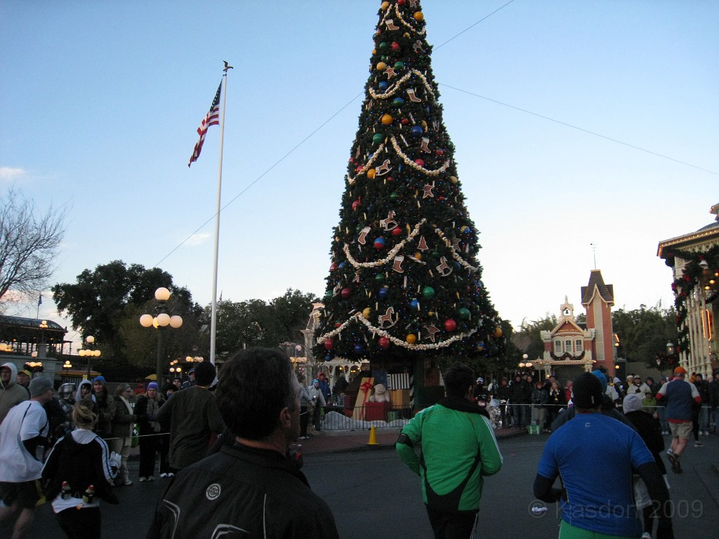 Disney 2010 D2 0250.jpg - January 9-11, 2010 Disney World Florida. Went to run the marathon. Sunday 5:40 AM start the race! Finish, go take a hot shower! Paul drove us over to Kennedy Space Center. Then buffet at Animal Kingdom for dinner!